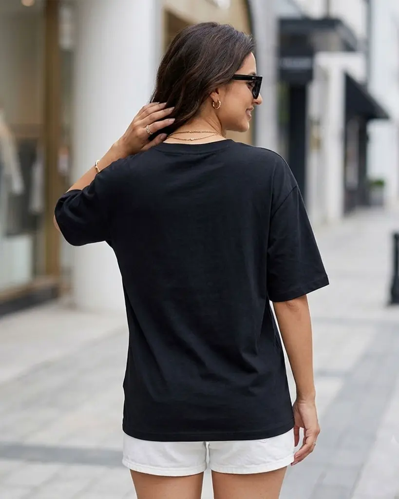Black-Women's-Oversized-T-Shirt-220-GSM-back.webp